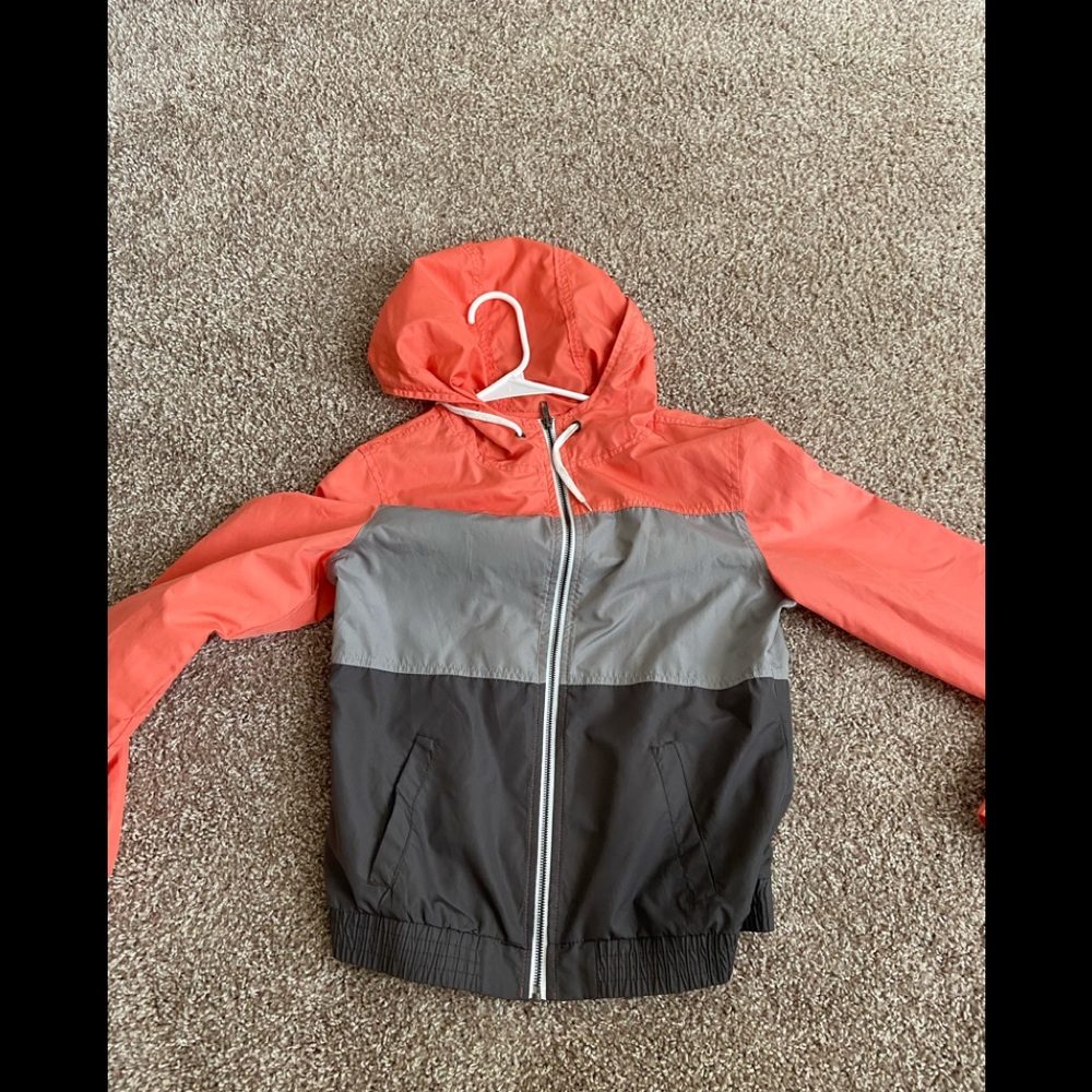 Wind breaker